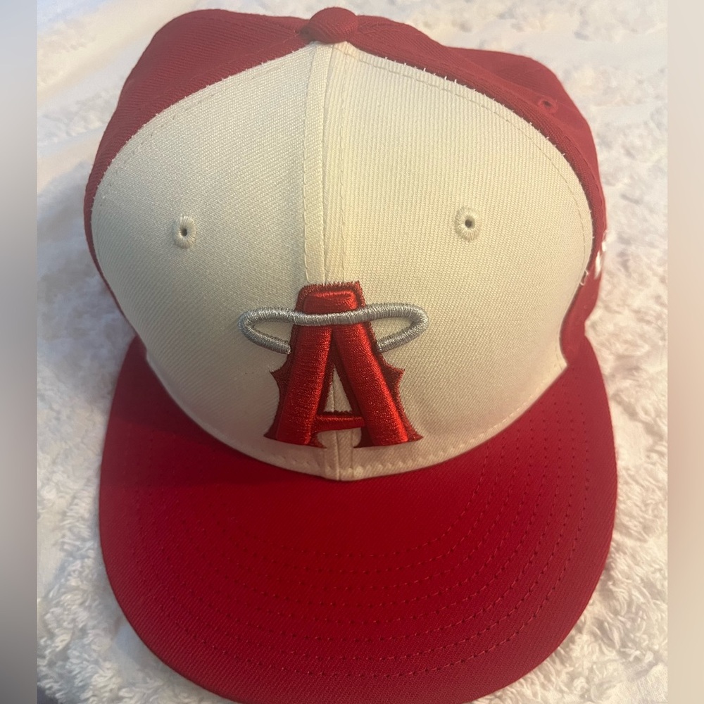 New Era Los Angeles Angels 2022 City Connect 59 Fifty hat (red) Size 7 1/8